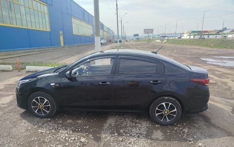 KIA Rio IV, 2022 год, 1 100 000 рублей, 1 фотография
