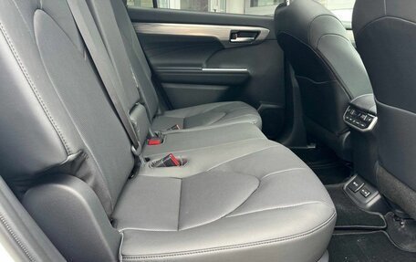 Toyota Highlander, 2025 год, 5 950 000 рублей, 8 фотография