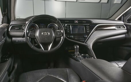 Toyota Camry, 2018 год, 2 070 000 рублей, 6 фотография