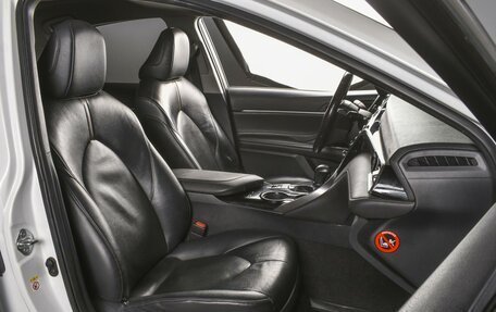 Toyota Camry, 2018 год, 2 070 000 рублей, 8 фотография