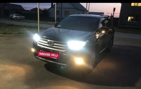 Toyota Highlander III, 2011 год, 2 000 000 рублей, 17 фотография