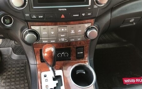Toyota Highlander III, 2011 год, 2 000 000 рублей, 20 фотография