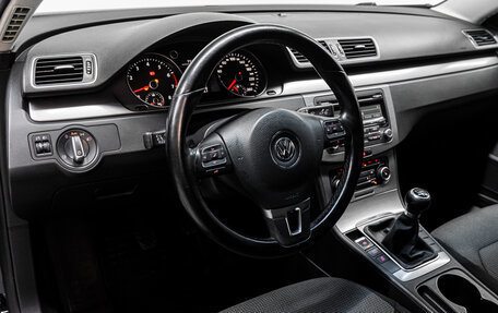 Volkswagen Passat B7, 2011 год, 800 000 рублей, 14 фотография