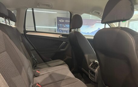 Volkswagen Tiguan II, 2020 год, 2 435 000 рублей, 12 фотография