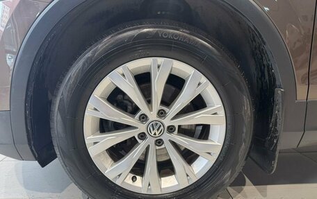 Volkswagen Tiguan II, 2020 год, 2 435 000 рублей, 19 фотография