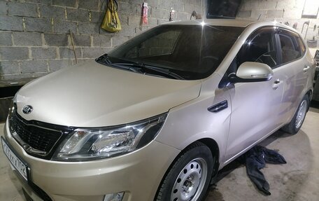 KIA Rio III рестайлинг, 2013 год, 660 000 рублей, 2 фотография