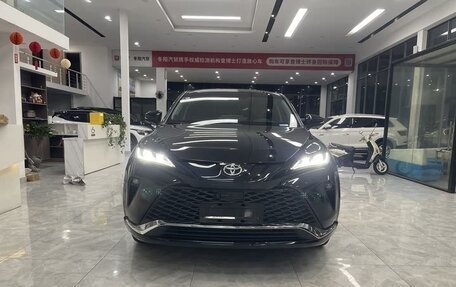 Toyota Venza, 2022 год, 3 598 000 рублей, 2 фотография