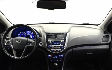Hyundai Solaris II рестайлинг, 2015 год, 935 000 рублей, 5 фотография