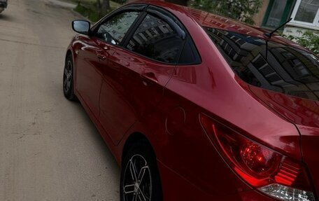 Hyundai Solaris II рестайлинг, 2012 год, 720 000 рублей, 2 фотография