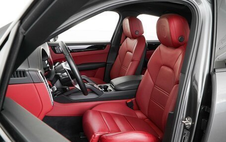 Porsche Cayenne III, 2022 год, 15 000 000 рублей, 10 фотография