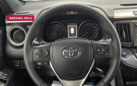 Toyota RAV4, 2018 год, 2 799 000 рублей, 11 фотография