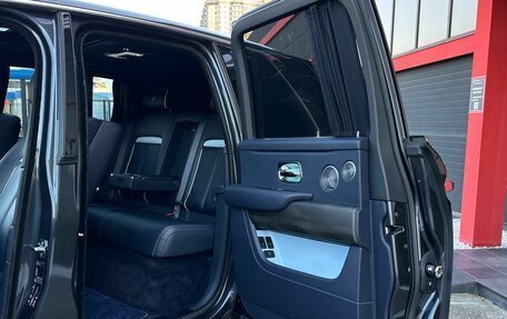 Rolls-Royce Cullinan, 2019 год, 27 990 000 рублей, 8 фотография