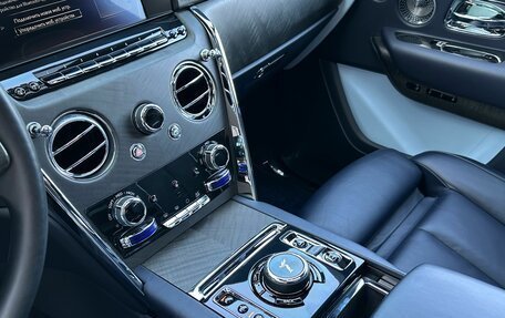 Rolls-Royce Cullinan, 2019 год, 27 990 000 рублей, 10 фотография