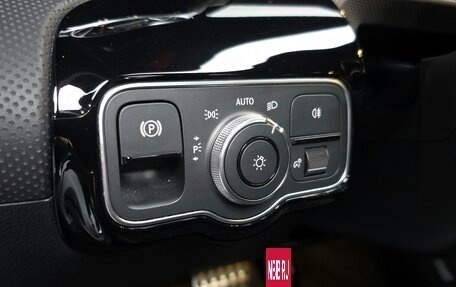 Mercedes-Benz A-Класс AMG, 2022 год, 3 092 800 рублей, 17 фотография