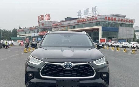 Toyota Highlander, 2022 год, 3 200 000 рублей, 2 фотография
