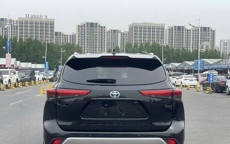 Toyota Highlander, 2022 год, 3 200 000 рублей, 7 фотография