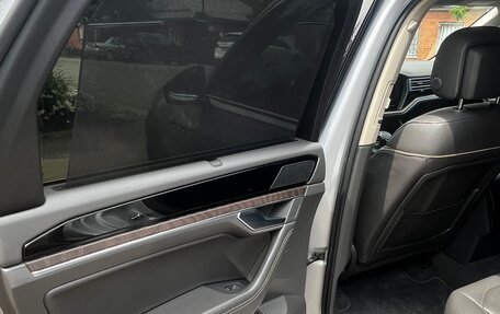 Volkswagen Touareg III, 2018 год, 3 800 000 рублей, 10 фотография