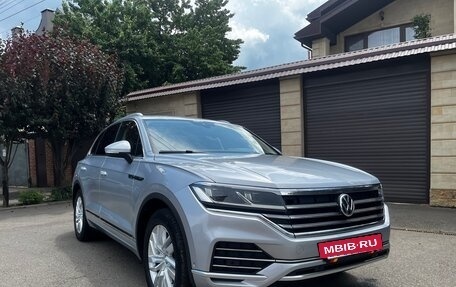 Volkswagen Touareg III, 2018 год, 3 800 000 рублей, 2 фотография