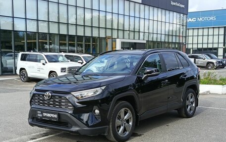 Toyota RAV4, 2021 год, 3 899 000 рублей, 1 фотография