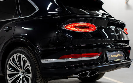 Bentley Bentayga I, 2024 год, 33 990 000 рублей, 10 фотография