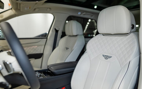 Bentley Bentayga I, 2024 год, 33 990 000 рублей, 12 фотография
