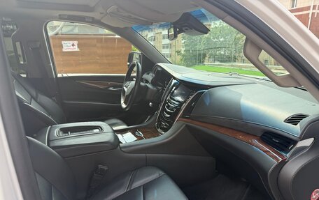 Cadillac Escalade IV, 2016 год, 4 900 000 рублей, 13 фотография