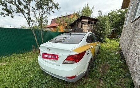 Hyundai Solaris II рестайлинг, 2013 год, 680 000 рублей, 2 фотография