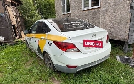 Hyundai Solaris II рестайлинг, 2013 год, 680 000 рублей, 3 фотография