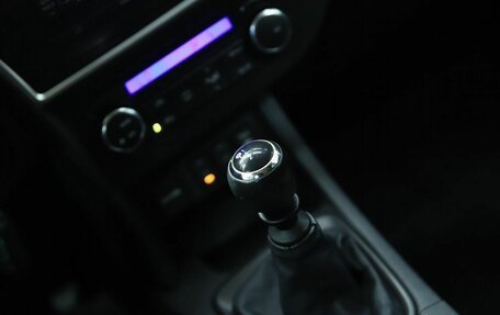 Toyota Auris II, 2013 год, 1 050 000 рублей, 15 фотография