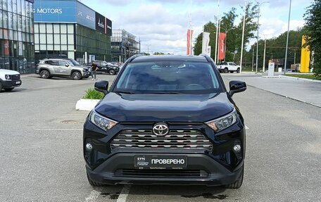 Toyota RAV4, 2021 год, 3 899 000 рублей, 2 фотография