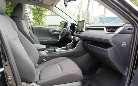 Toyota RAV4, 2021 год, 3 899 000 рублей, 11 фотография