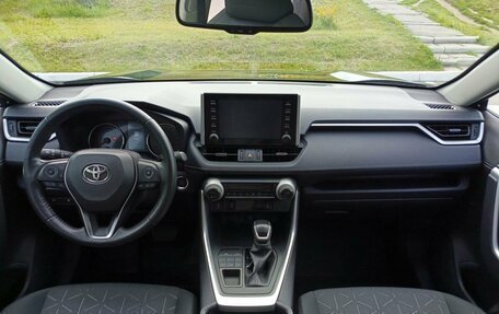 Toyota RAV4, 2021 год, 3 899 000 рублей, 14 фотография