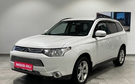 Mitsubishi Outlander III рестайлинг 3, 2013 год, 1 259 000 рублей, 1 фотография