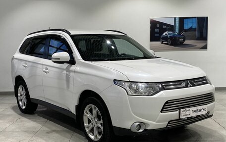 Mitsubishi Outlander III рестайлинг 3, 2013 год, 1 259 000 рублей, 3 фотография