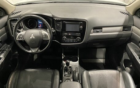 Mitsubishi Outlander III рестайлинг 3, 2013 год, 1 259 000 рублей, 10 фотография