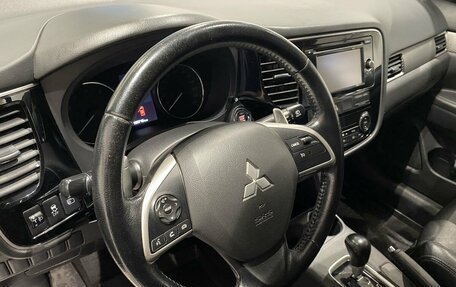 Mitsubishi Outlander III рестайлинг 3, 2013 год, 1 259 000 рублей, 14 фотография