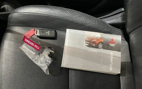 Mitsubishi Outlander III рестайлинг 3, 2013 год, 1 259 000 рублей, 19 фотография