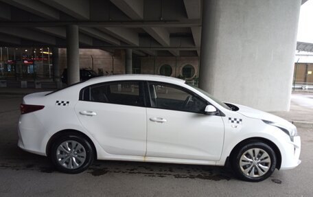 KIA Rio IV, 2021 год, 1 100 000 рублей, 6 фотография