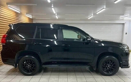 Toyota Land Cruiser Prado 150 рестайлинг 2, 2020 год, 3 440 014 рублей, 6 фотография