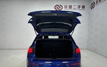 Volkswagen Golf VIII, 2022 год, 1 750 000 рублей, 14 фотография
