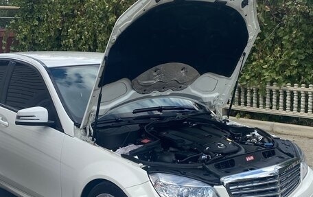 Mercedes-Benz C-Класс, 2010 год, 1 200 000 рублей, 15 фотография