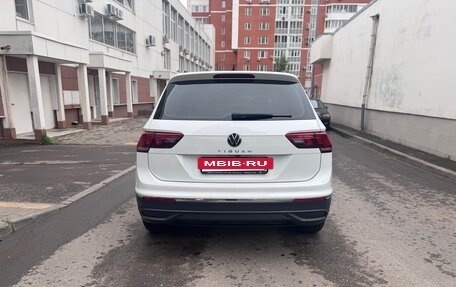 Volkswagen Tiguan II, 2021 год, 2 850 000 рублей, 4 фотография