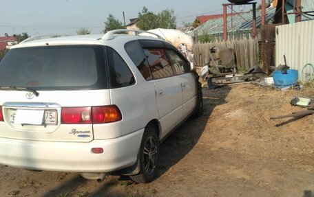 Toyota Ipsum II, 2001 год, 250 000 рублей, 2 фотография