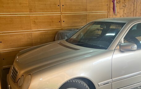 Mercedes-Benz E-Класс, 2000 год, 1 600 000 рублей, 3 фотография