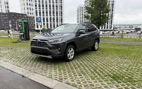Toyota RAV4, 2021 год, 2 695 000 рублей, 3 фотография