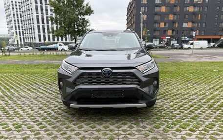 Toyota RAV4, 2021 год, 2 695 000 рублей, 2 фотография
