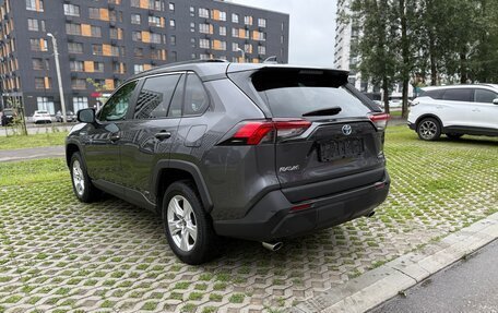Toyota RAV4, 2021 год, 2 695 000 рублей, 9 фотография