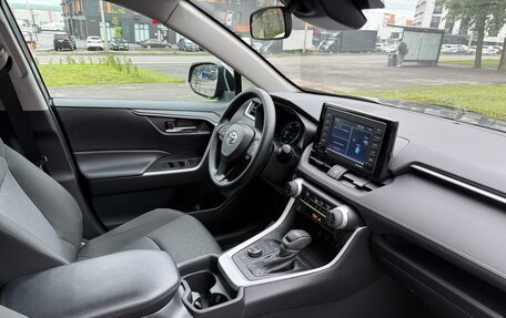 Toyota RAV4, 2021 год, 2 695 000 рублей, 10 фотография