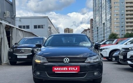 Volkswagen Jetta VI, 2013 год, 899 000 рублей, 2 фотография