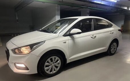 Hyundai Solaris II рестайлинг, 2017 год, 790 000 рублей, 1 фотография